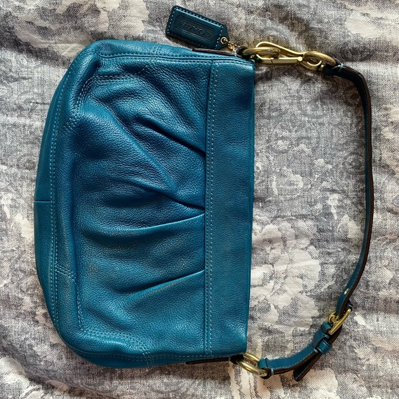 COACH - Pebbled Leather Purse - Picture 5 of 5